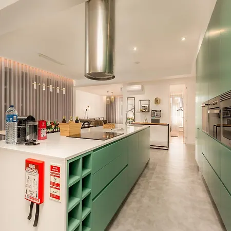Feel Pinot Townhouse