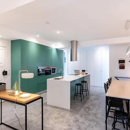 Feel Pinot Townhouse